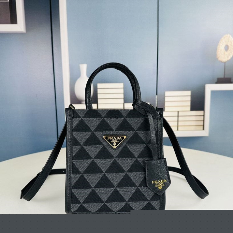 Pra*a shopping bags